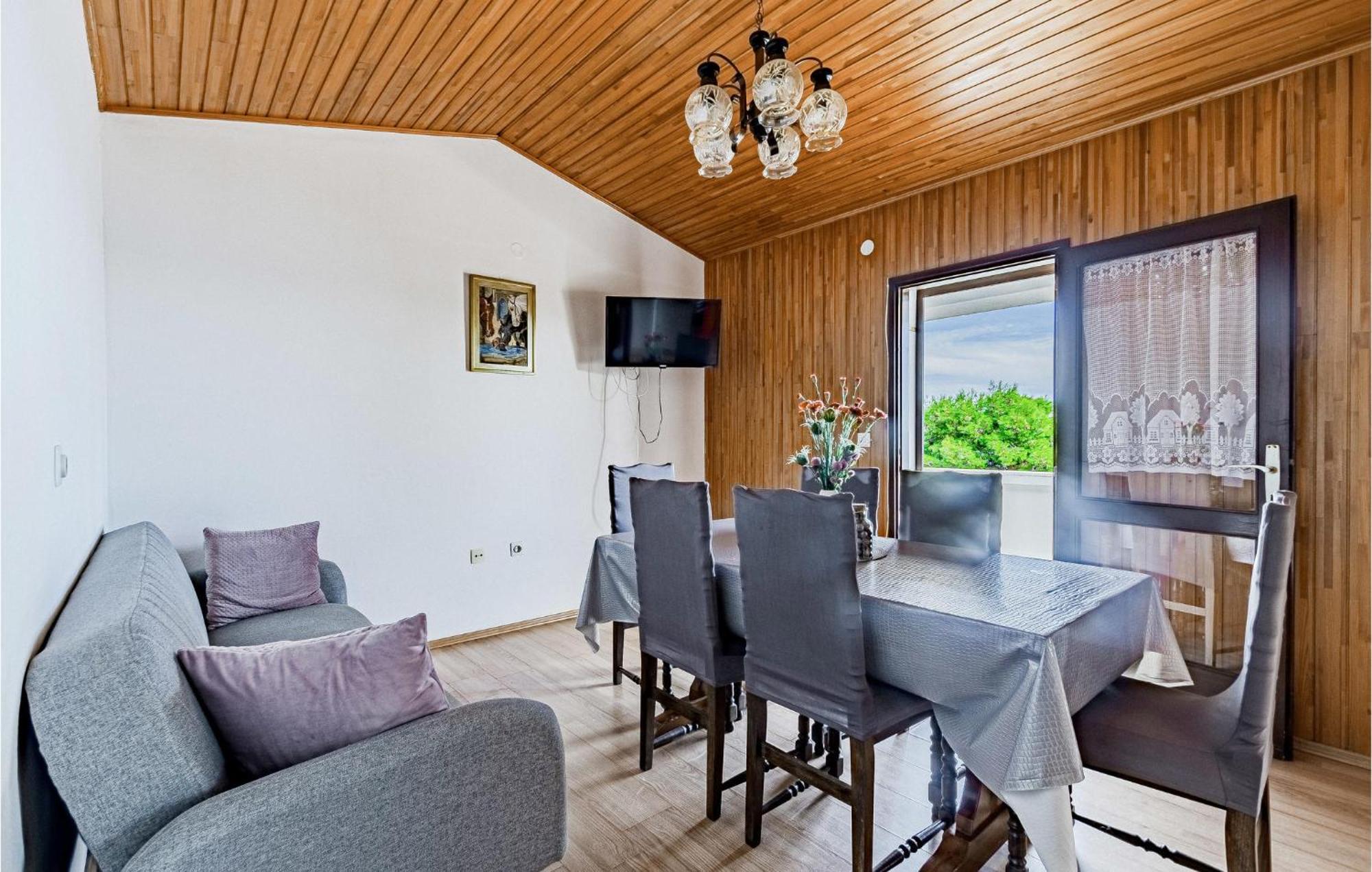 Beautiful Home In Prizba With Kitchen Exterior foto